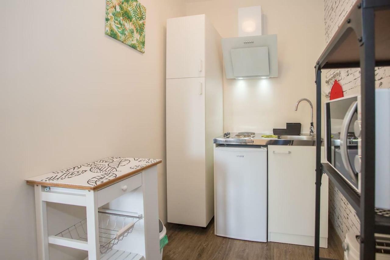 Caprice Studio Apartment Porec Exterior photo