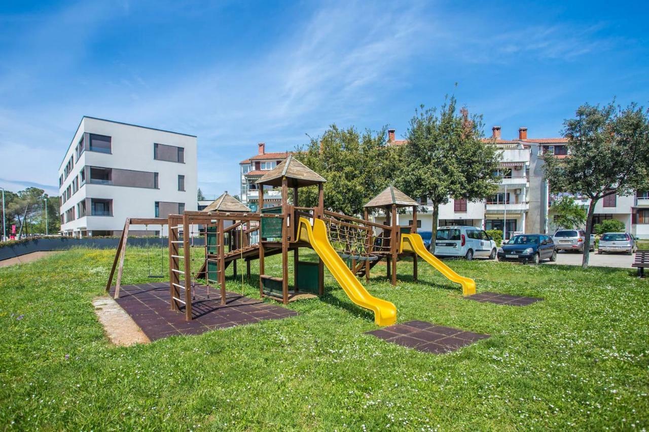 Caprice Studio Apartment Porec Exterior photo