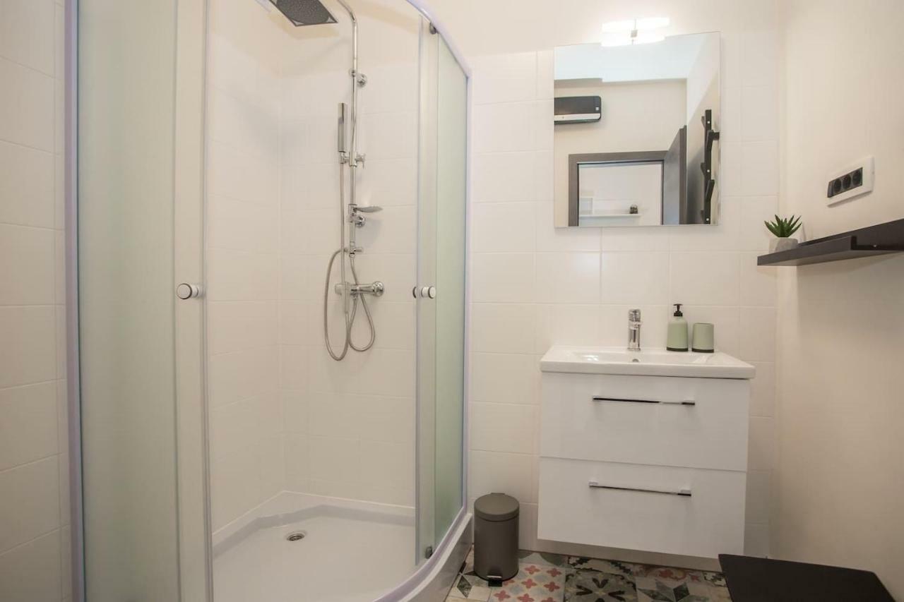 Caprice Studio Apartment Porec Exterior photo