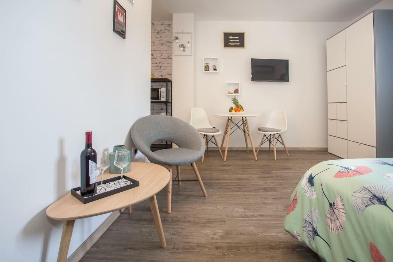 Caprice Studio Apartment Porec Exterior photo